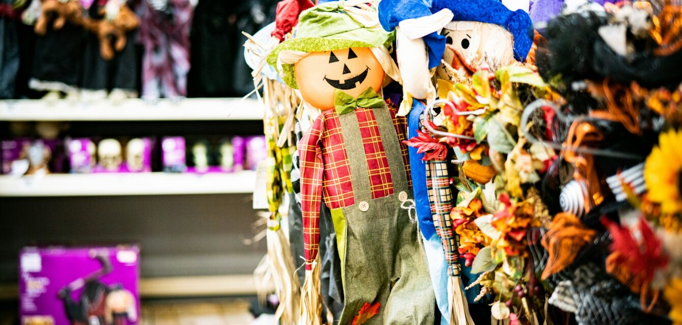 Halloween-passby-retail-visits Halloween-passby-retail-visits